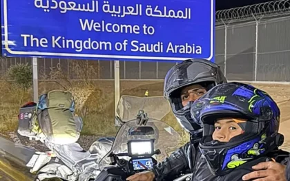 Baba-oğuldan yürekleri ısıtan umre yolculuğu: 7 bin kilometreyi motosikletle aştılar!