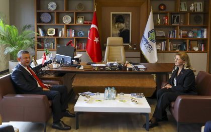 Özgür Özel, Bakırköy Belediye Başkanı Ayşegül Ovalıoğlu’nu ziyaret etti