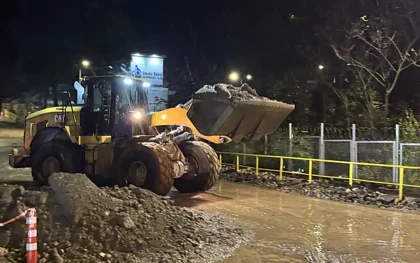Rize’de sağanak taşkına neden oldu!